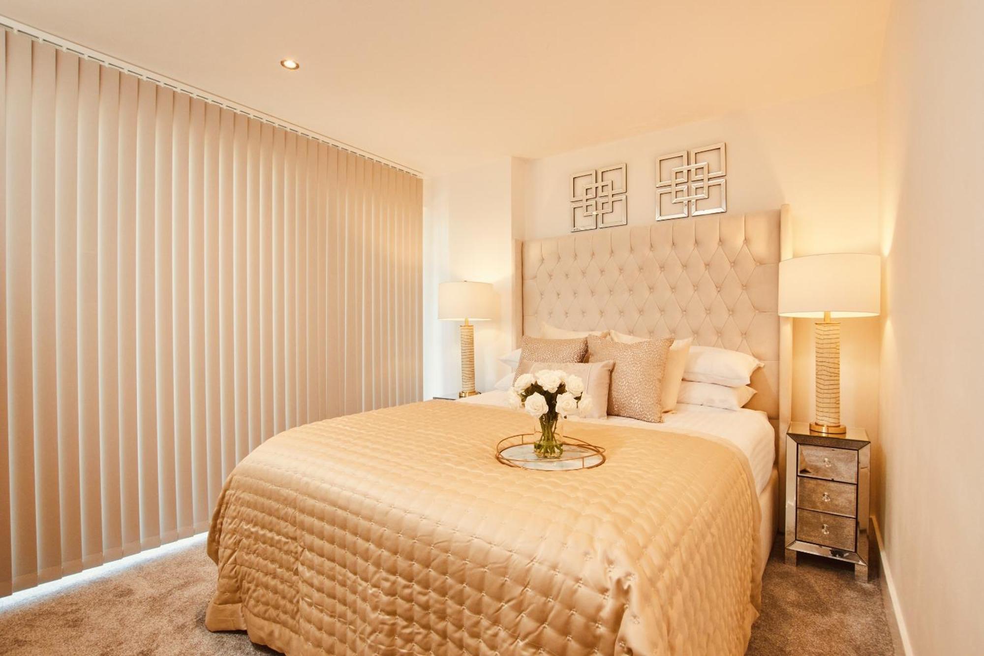 King Deluxe City Apt Large Space& Free Parking! No Balcony Лидс Экстерьер фото